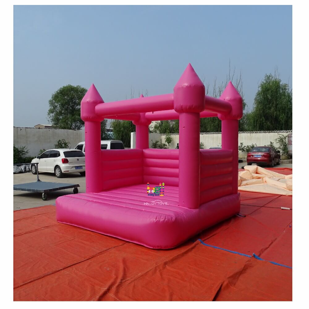 Inflatable bounce castle