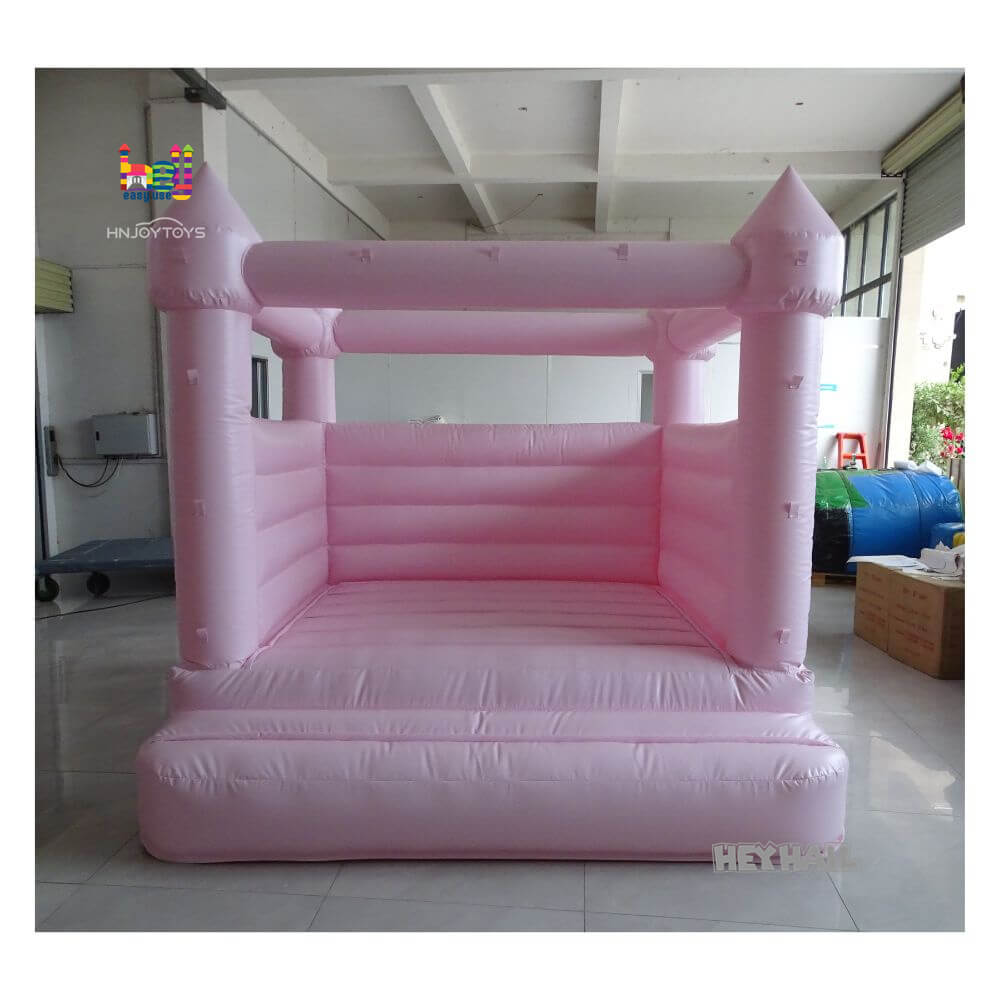 kids fun playing castle bounce inflatable