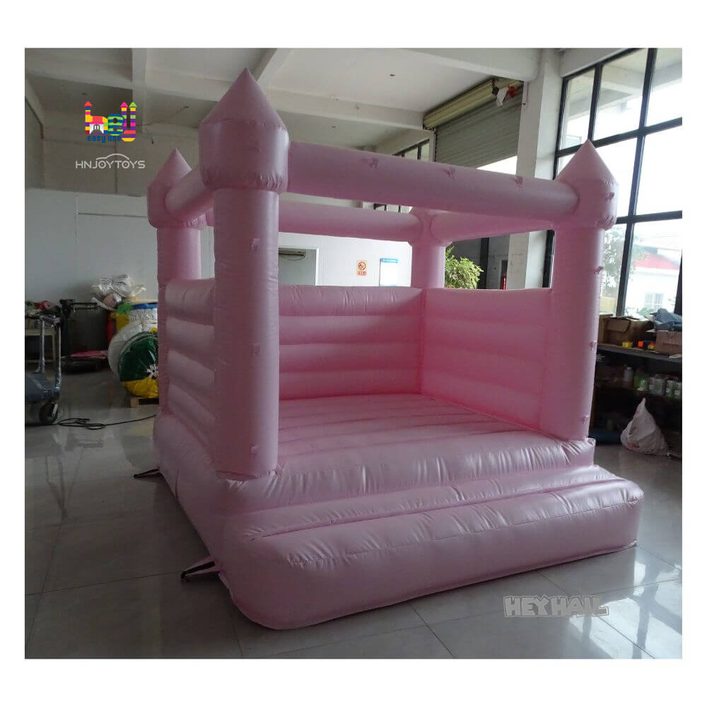 kids fun playing castle bounce inflatable