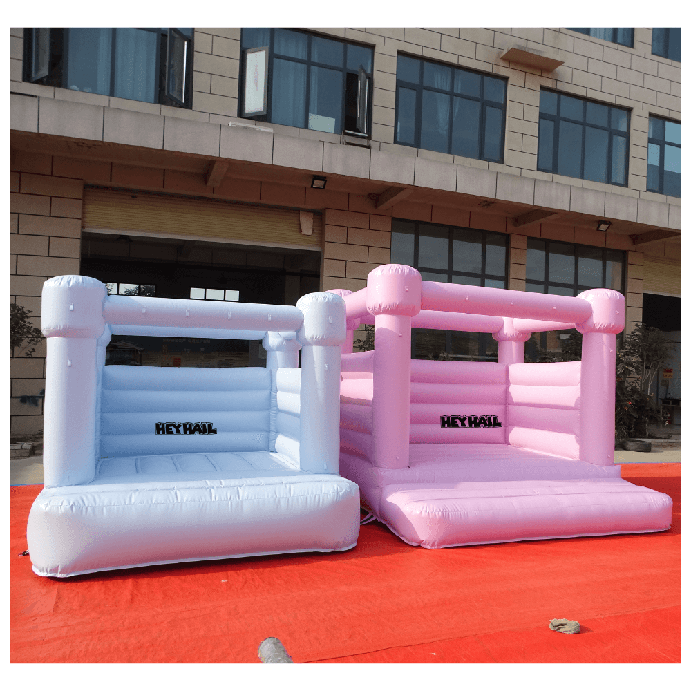 Inflatable bouncing castle